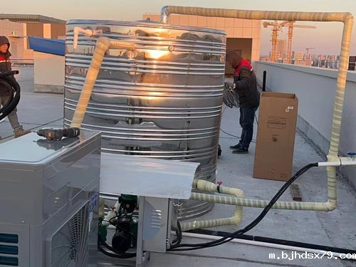 合肥启灏医疗科技有限公司空气热水器安装现场3