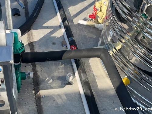 合肥启灏医疗科技有限公司空气热水器安装现场5